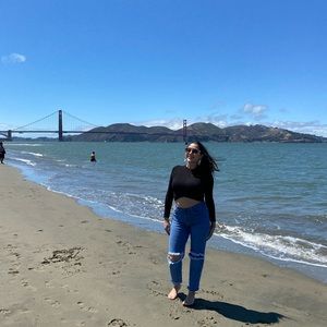 Meet your Posher, Cassandra